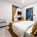 Sirius Deluxe 4*