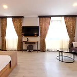 Sirius Deluxe 4*