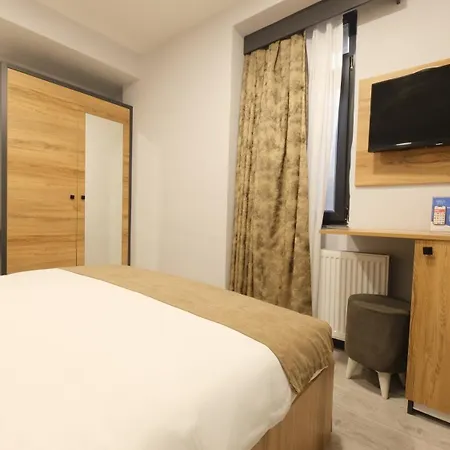 Sirius Deluxe Отель 4*